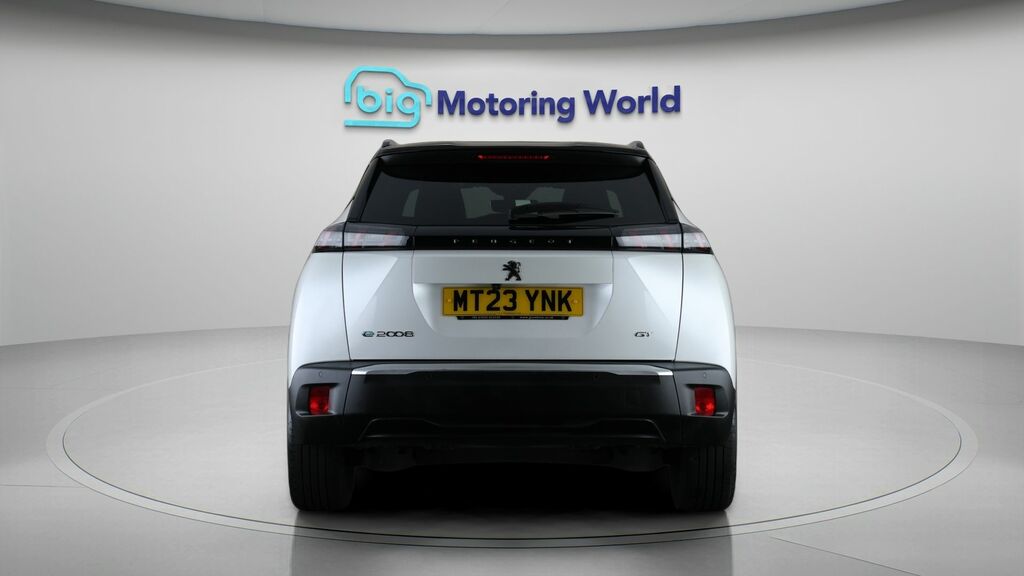 Peugeot e-2008 Gt White #6