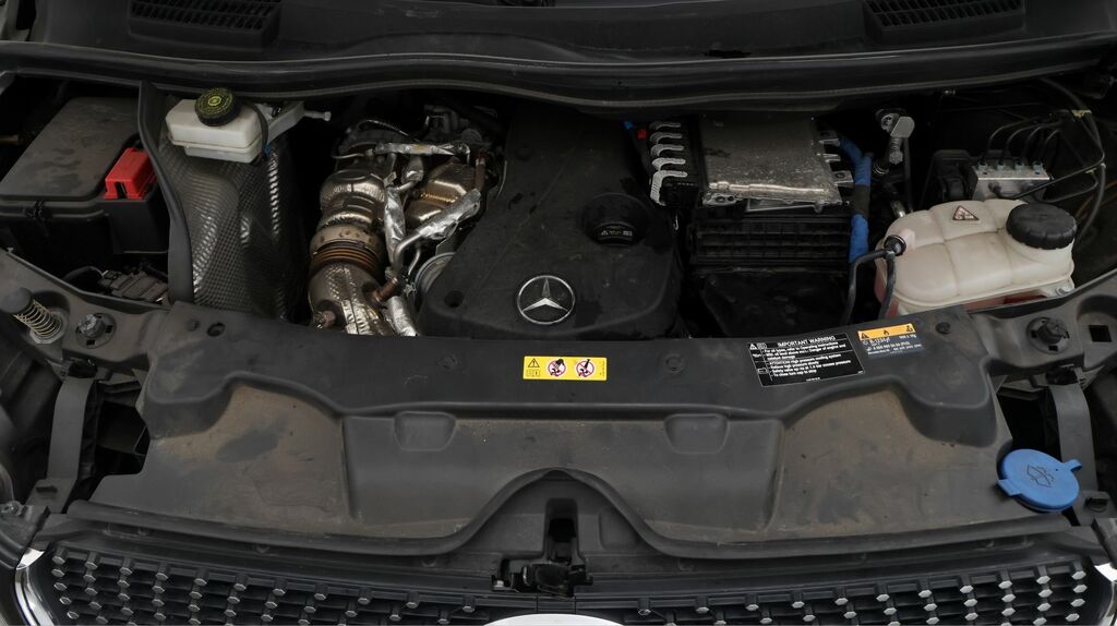 Mercedes-Benz V Class Mpv White #19