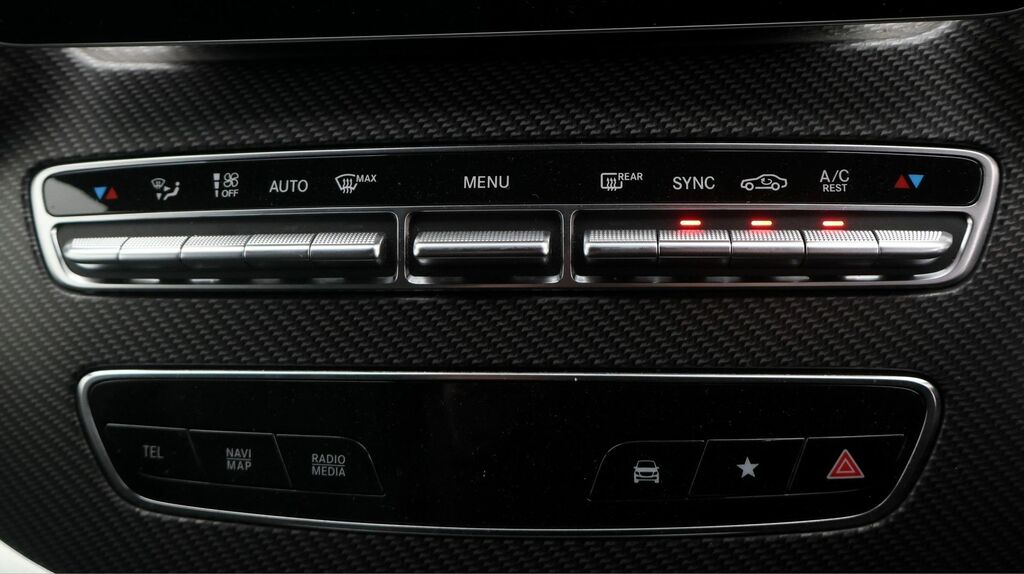 Mercedes-Benz V Class Mpv White #12