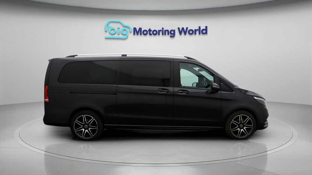 Mercedes-Benz V Class Mpv White #8