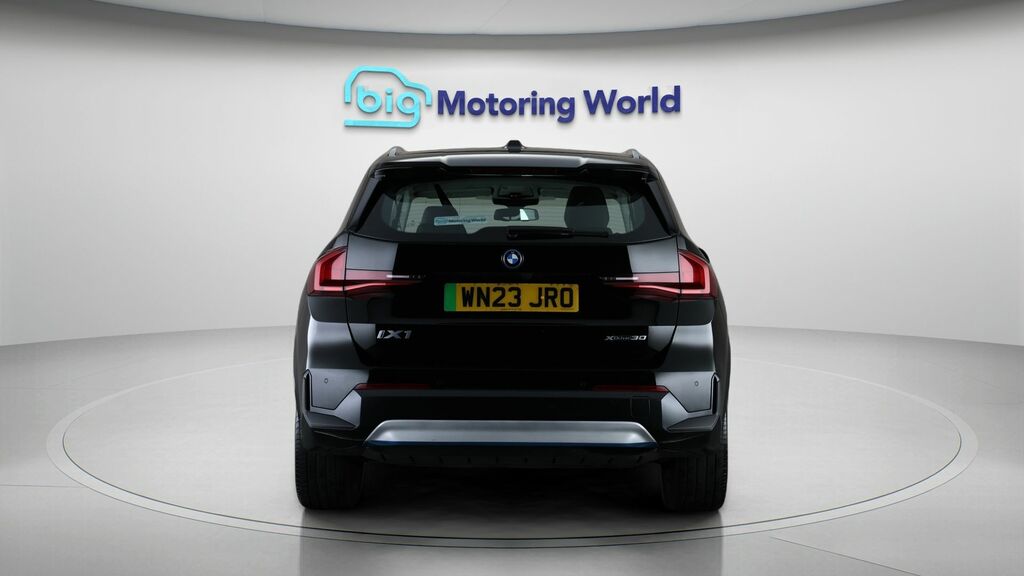 BMW iX1 Xline Black #6