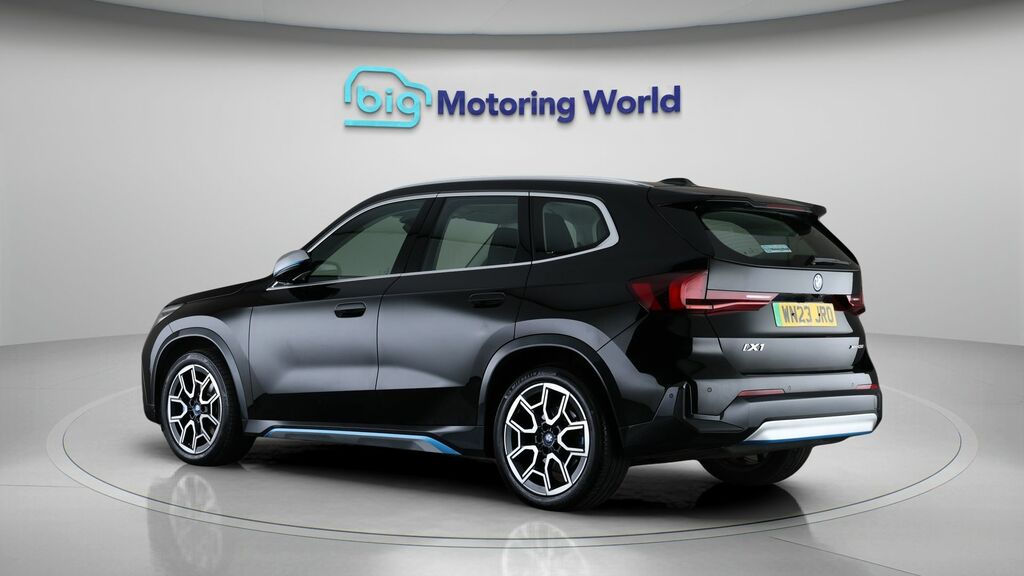 BMW iX1 Xline Black #5