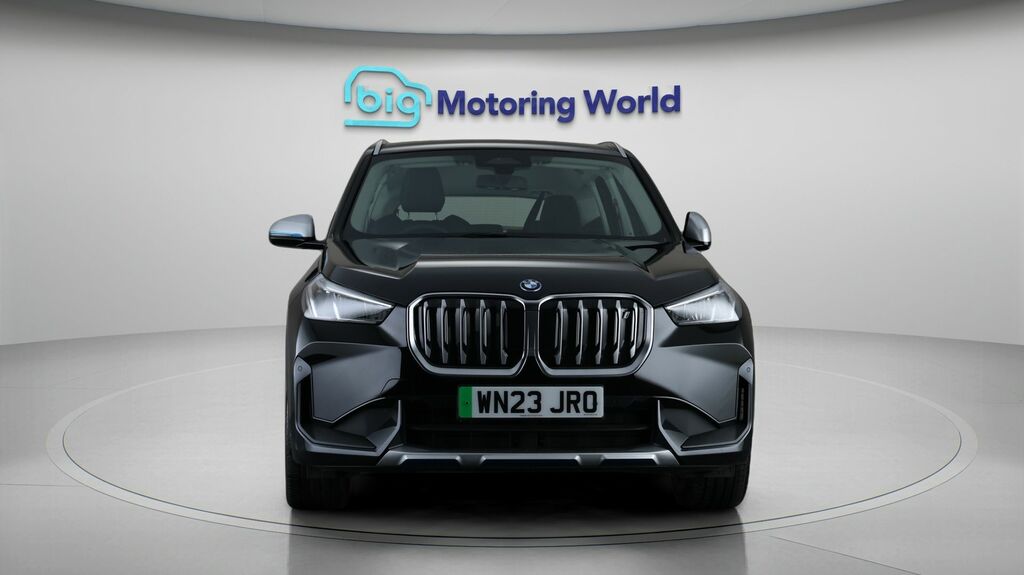BMW iX1 Xline Black #2