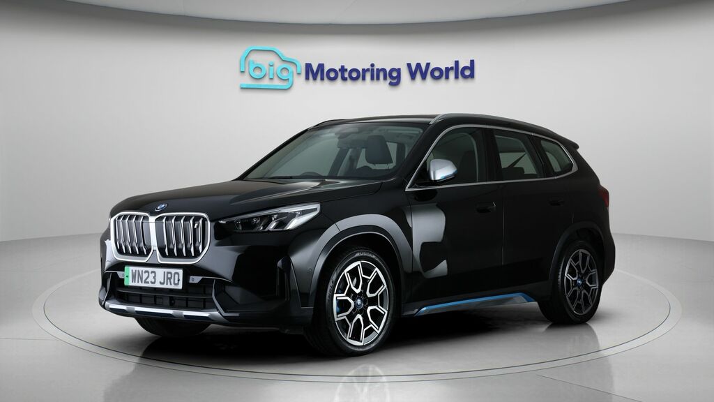 BMW iX1 Xline Black #3