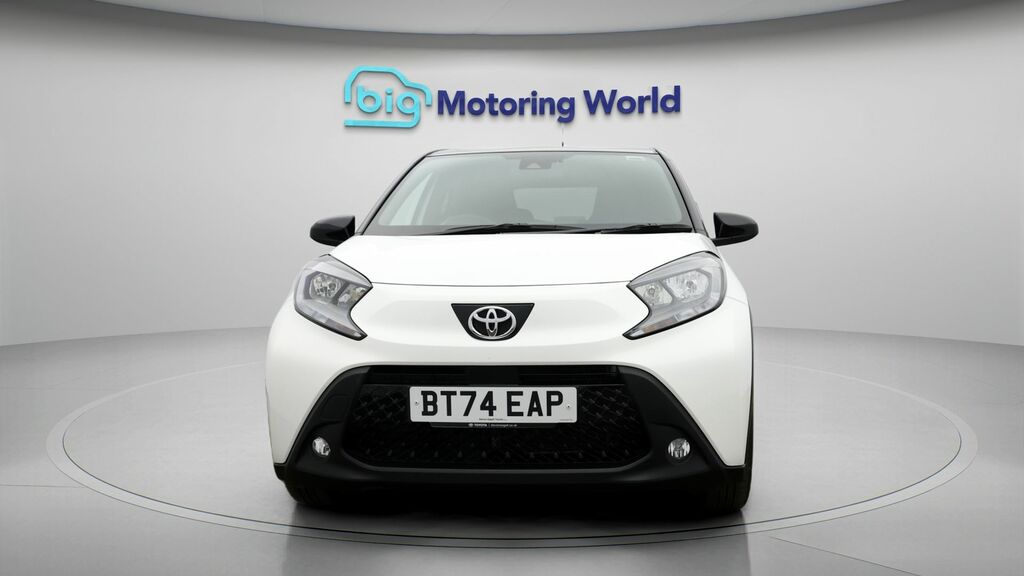 Toyota Aygo X Edge White #2