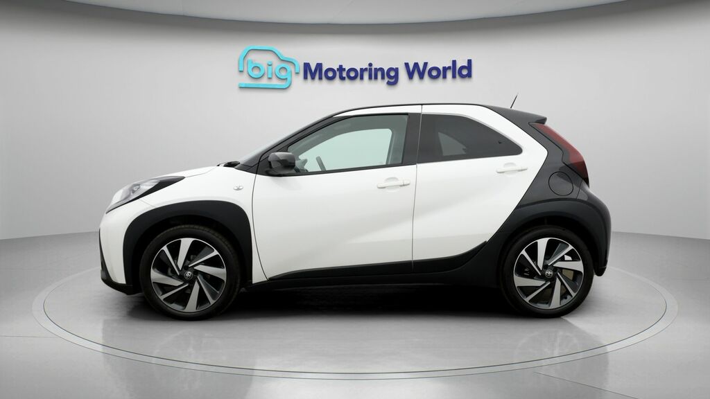 Toyota Aygo X Edge White #4