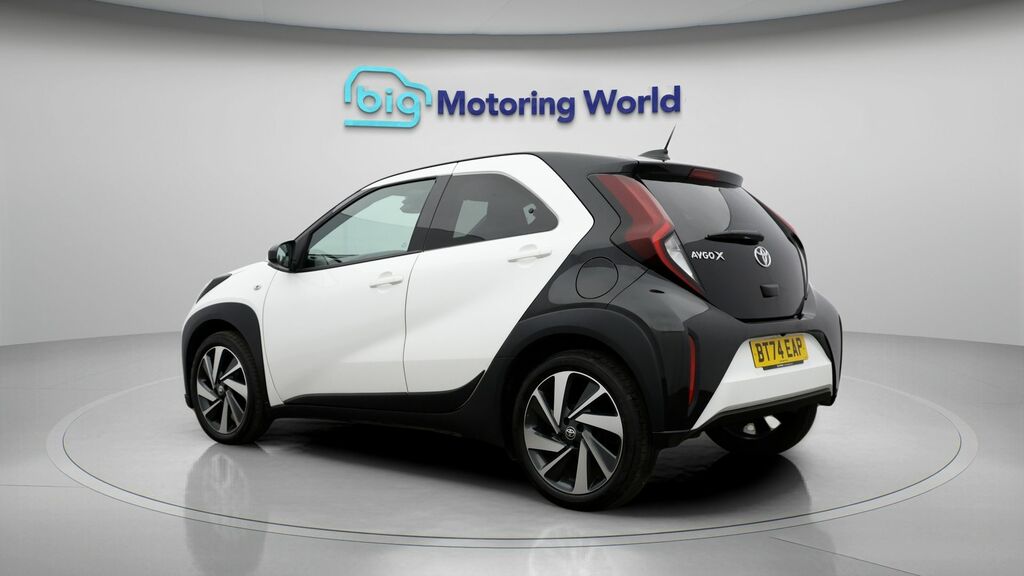Toyota Aygo X Edge White #5