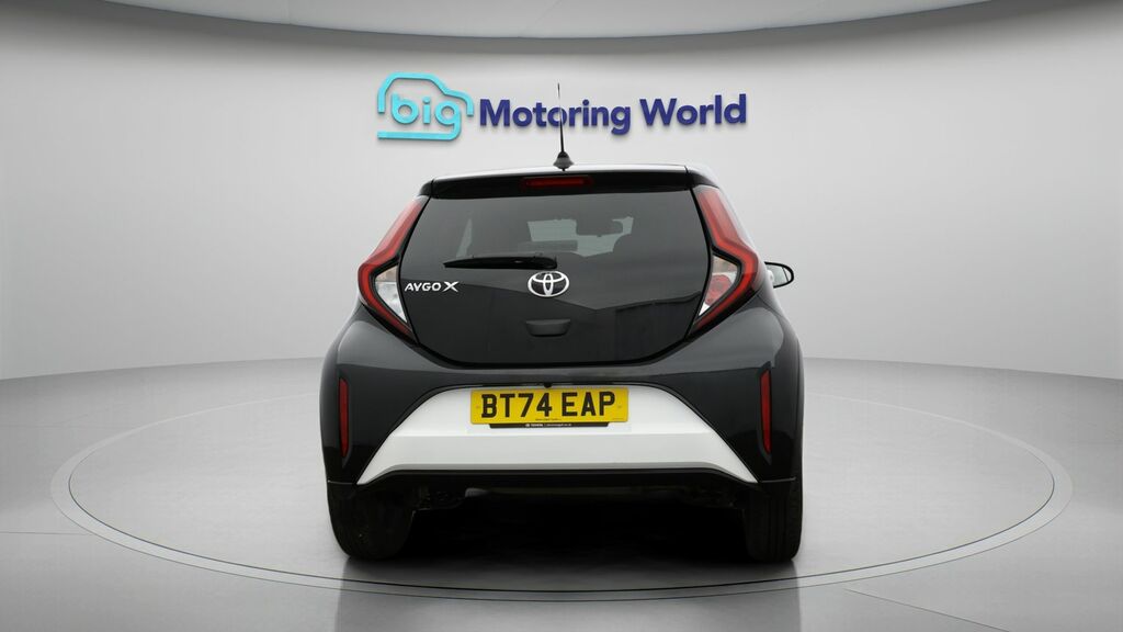 Toyota Aygo X Edge White #6
