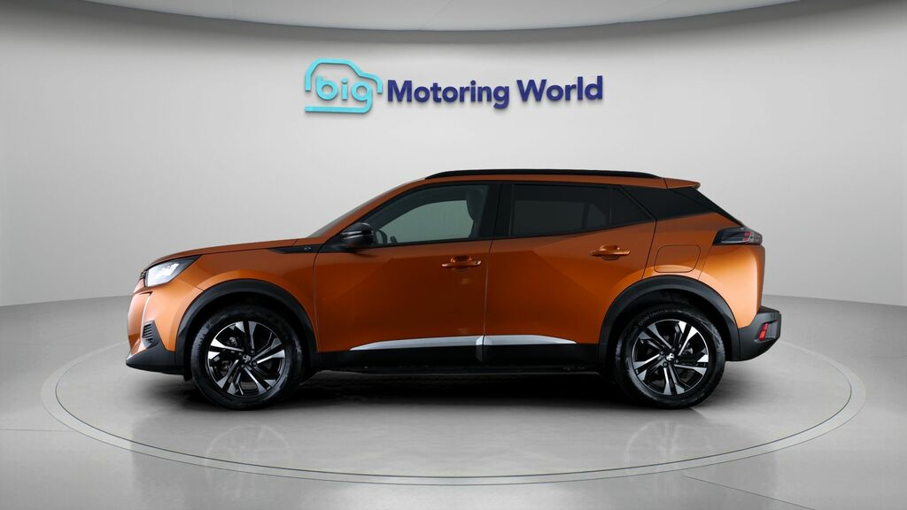 Peugeot e-2008 Allure Premium Orange #4