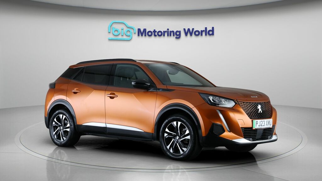 Peugeot e-2008 Allure Premium Orange
