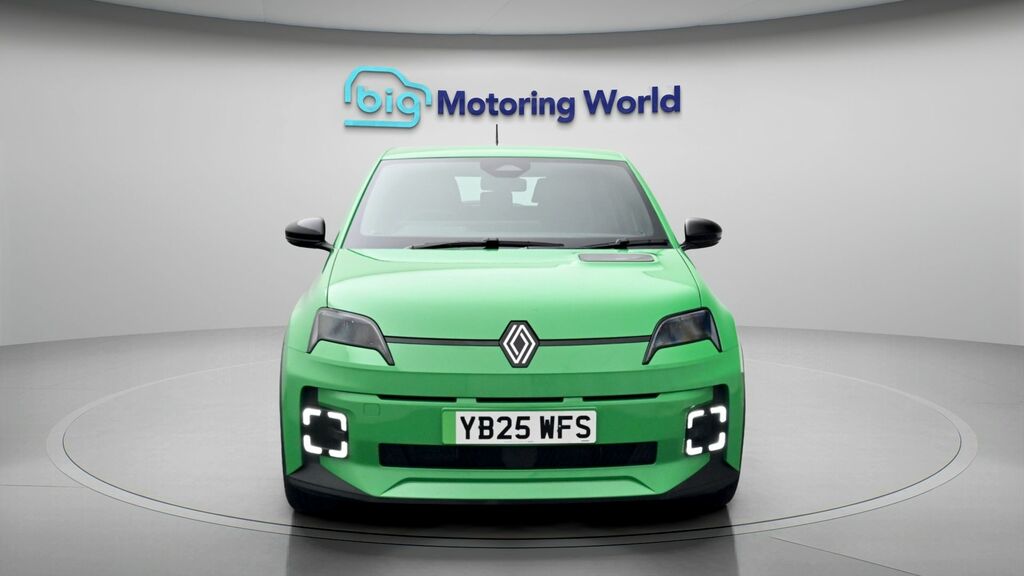 Renault 5 E-Tech Evolution Green #2