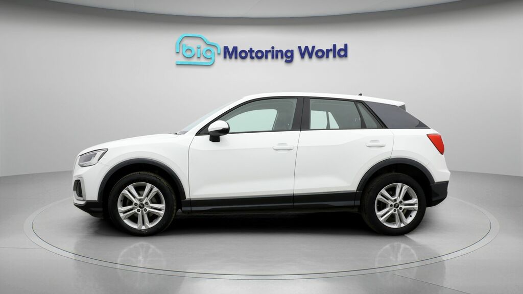 Audi Q2 Sport White #4