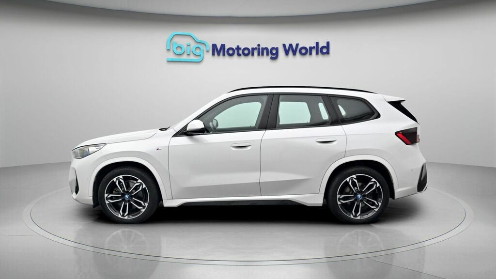 BMW iX1 M Sport White #4