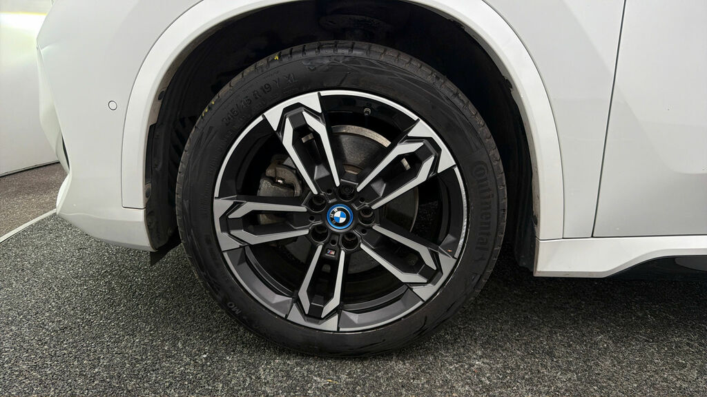 BMW iX1 Ix1 Xdrive 30 X Line White #17