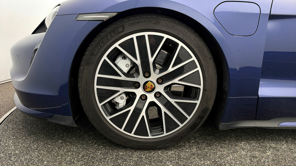 Porsche Taycan 4S 93Kwh Black #17