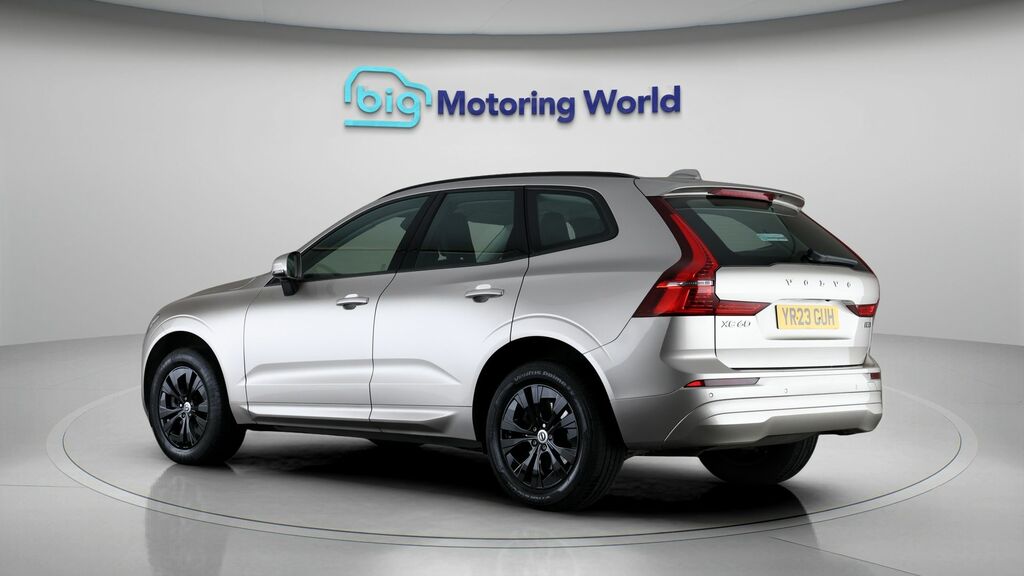 Volvo XC60 Core YR23GUH Gold #5