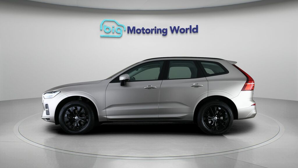 Volvo XC60 Core YR23GUH Gold #4