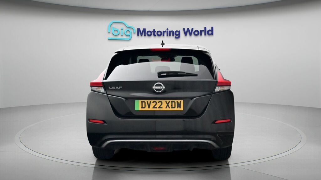 Nissan Leaf N-connecta Black #6