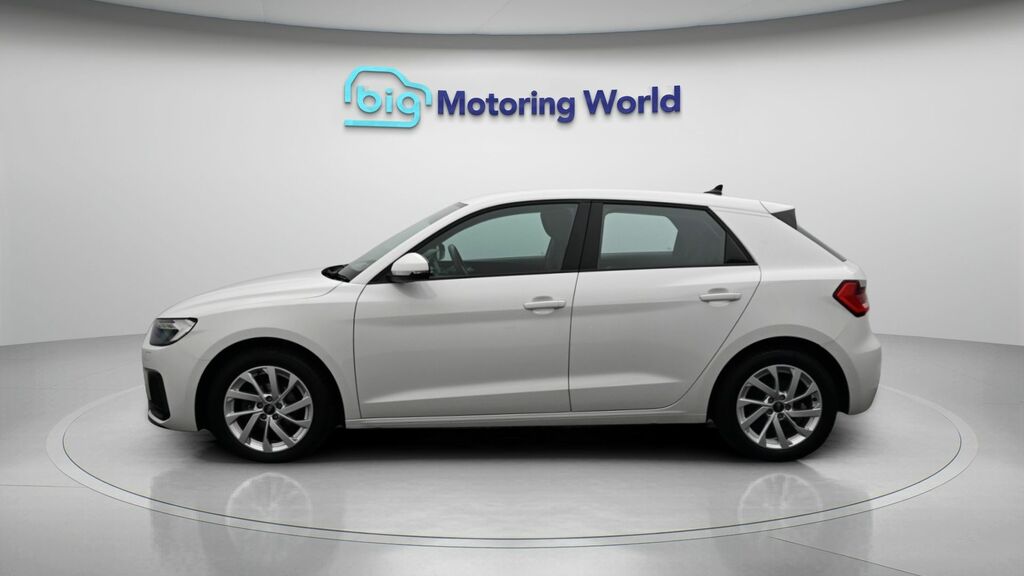 Audi A1 Sport White #4