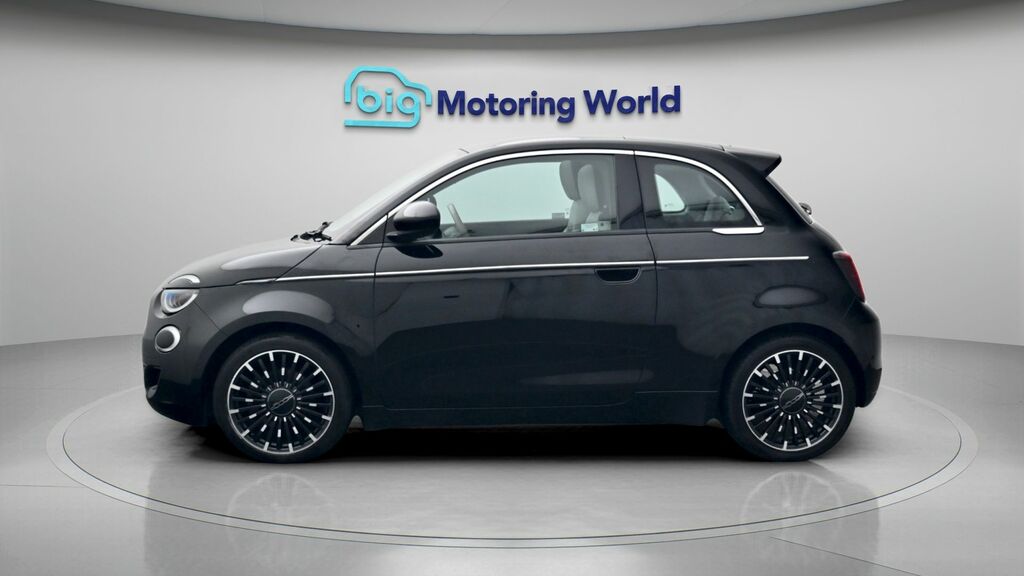 Fiat 500E La Prima Black #4