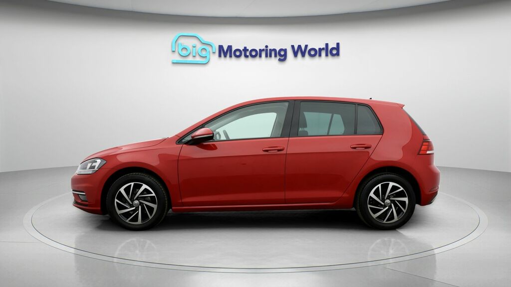 Volkswagen Golf Match Red #4
