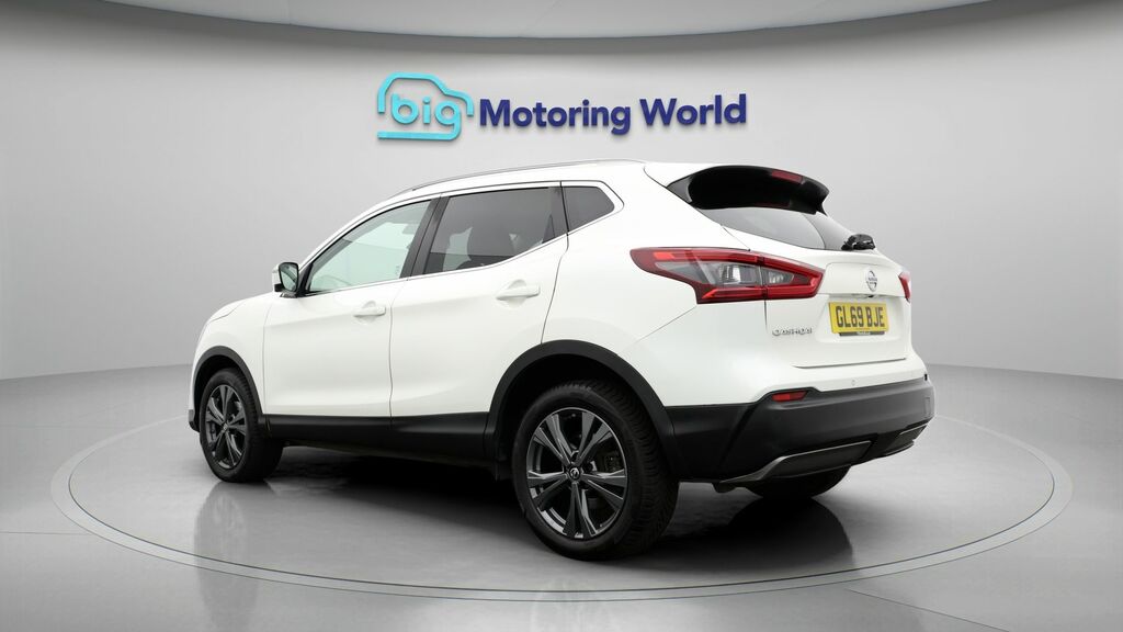 Nissan Qashqai Tekna White #5