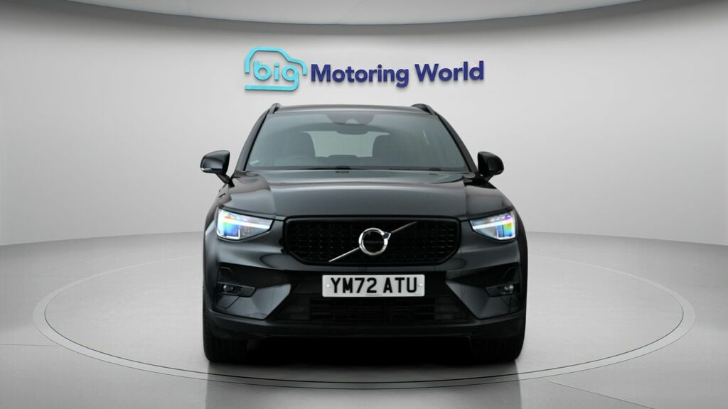 Volvo XC40 Plus Black #2
