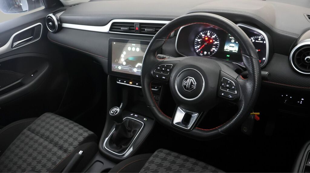 MG ZS 1.0T Gdi Exclusive Dct Red #9
