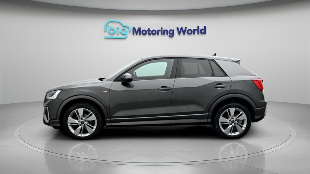 Audi Q2 S Line MK73FHD Grey #4