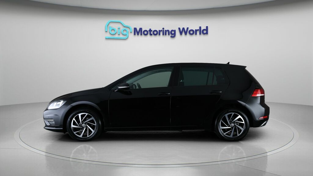 Volkswagen Golf Match MT69UHH Black #4