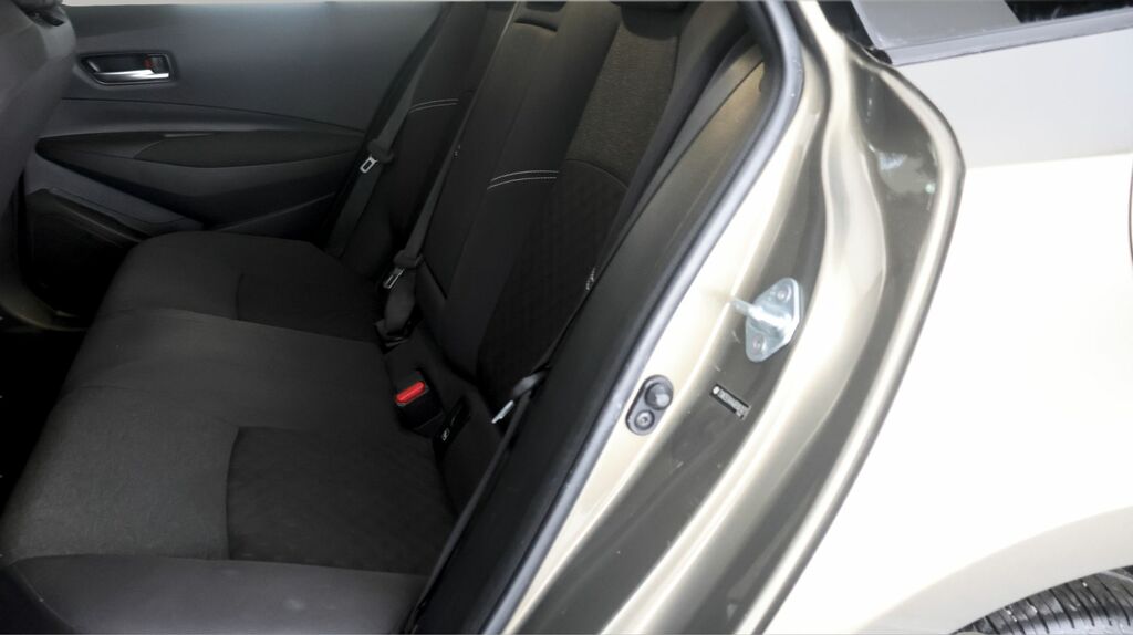 Suzuki Swace Estate Black #15