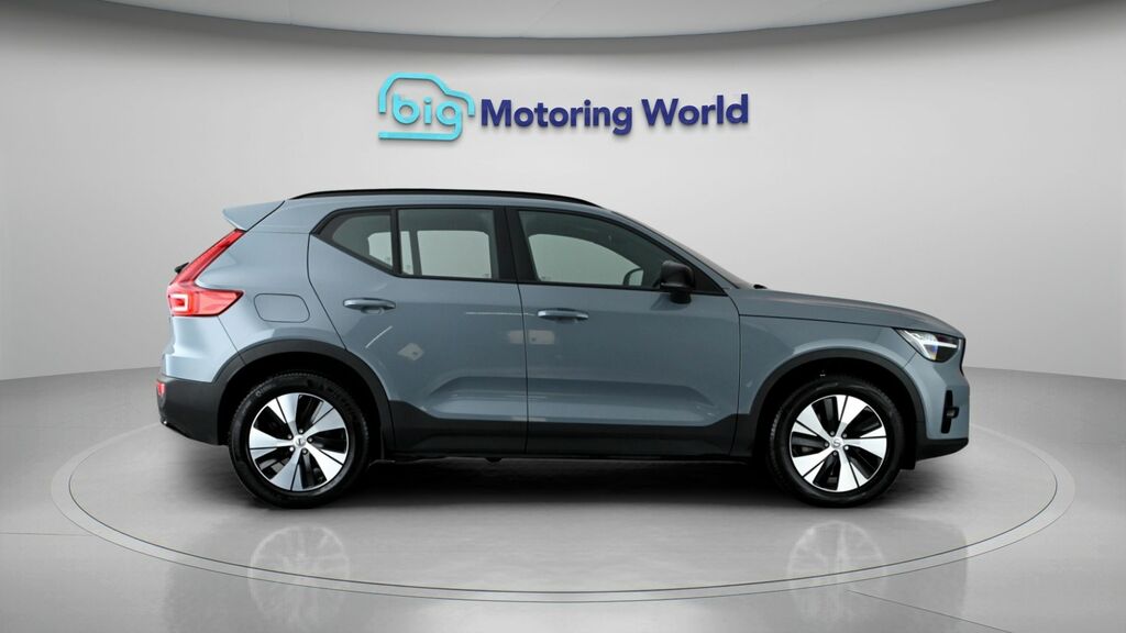 Volvo XC40 Xc40 B4 Mhev Awd Black #8