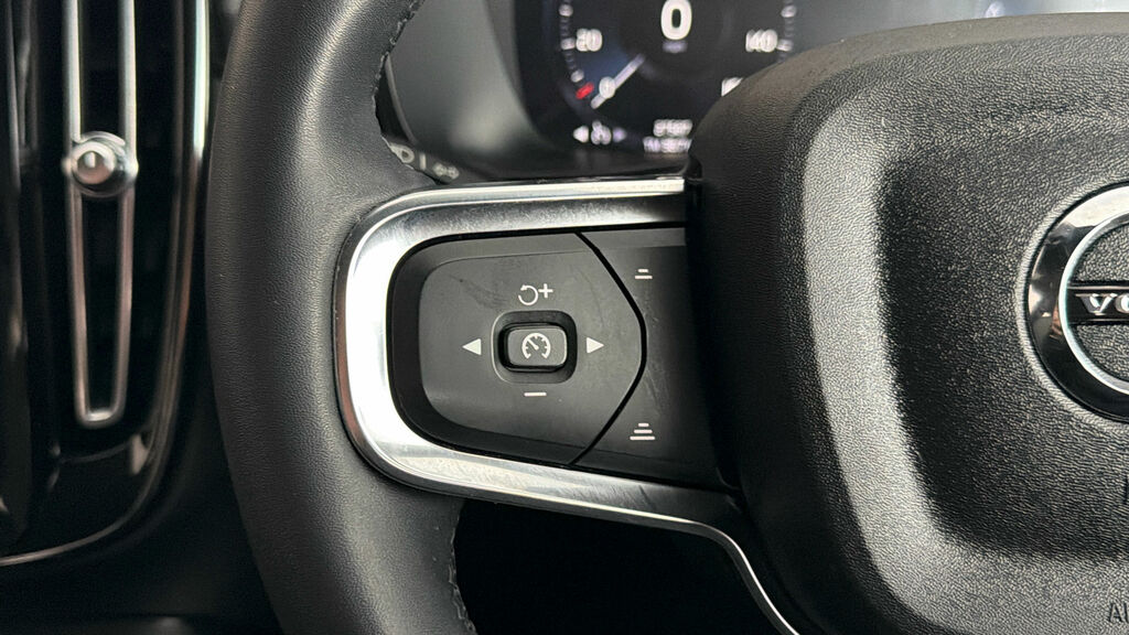 Volvo XC40 Xc40 B4 Mhev Awd Black #22