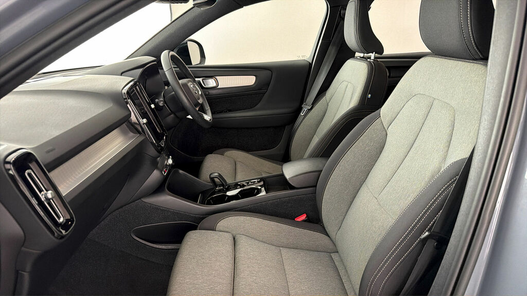 Volvo XC40 Xc40 B4 Mhev Awd Black #13