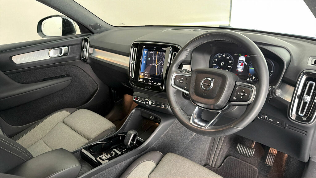 Volvo XC40 Xc40 B4 Mhev Awd Black #9