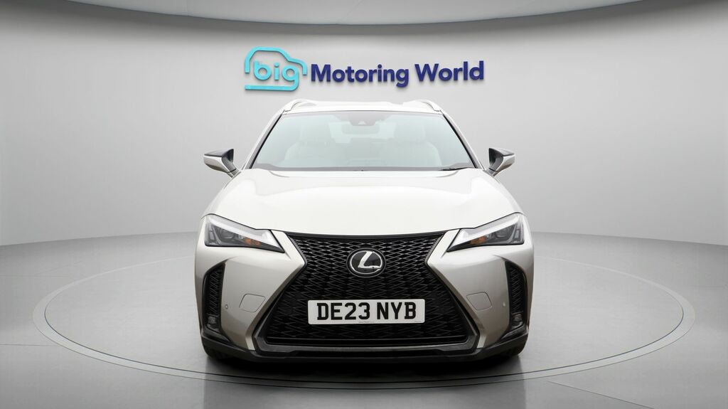 Lexus UX F Sport Design Silver #2