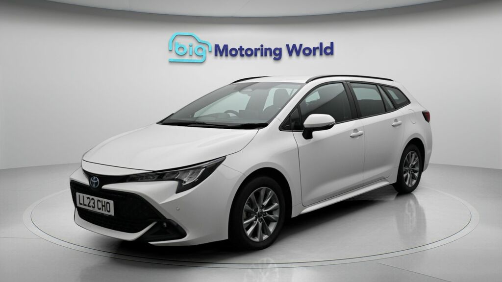 Toyota Corolla Icon White #3