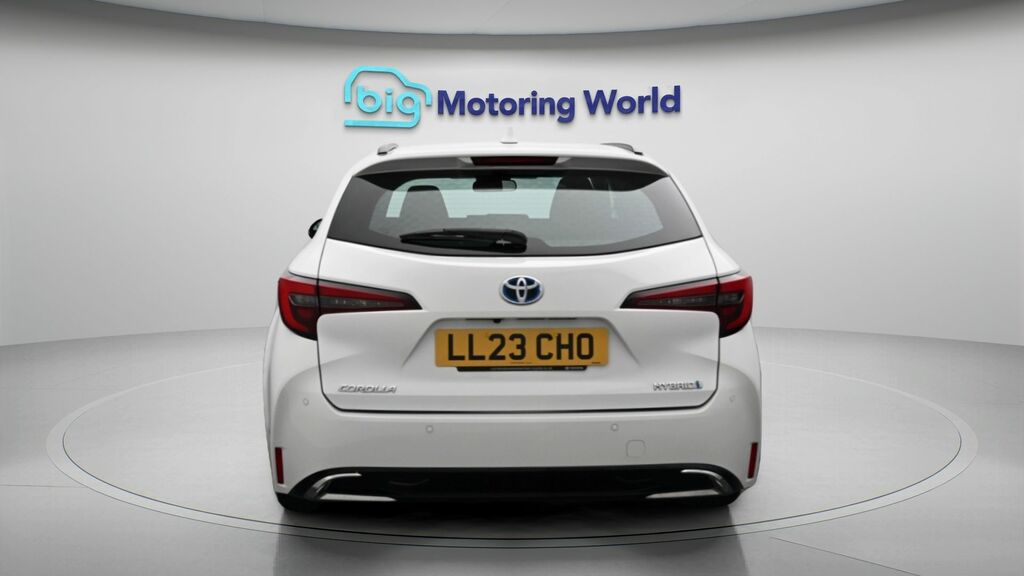 Toyota Corolla Icon White #6