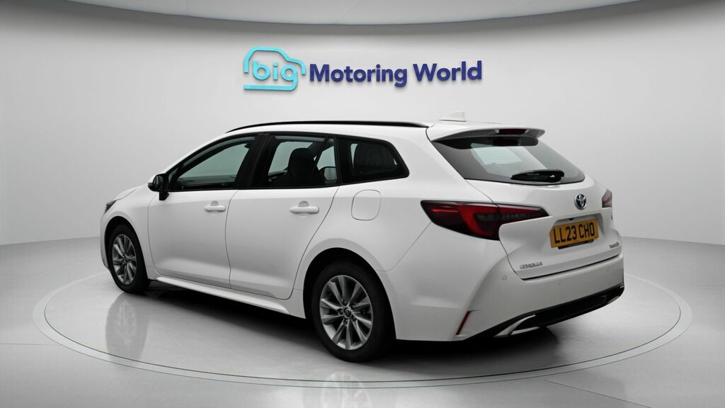 Toyota Corolla Icon White #5