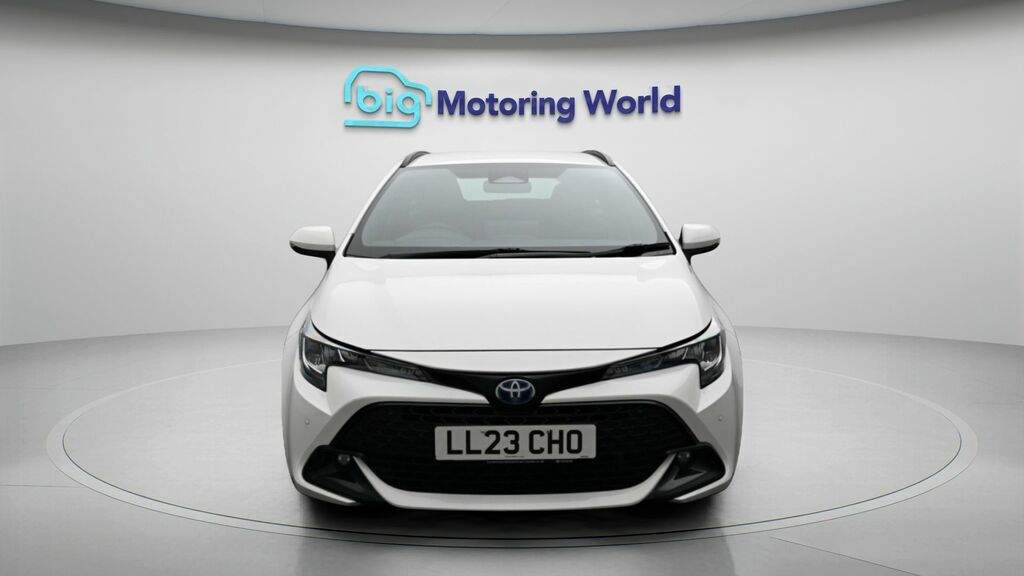 Toyota Corolla Icon White #2
