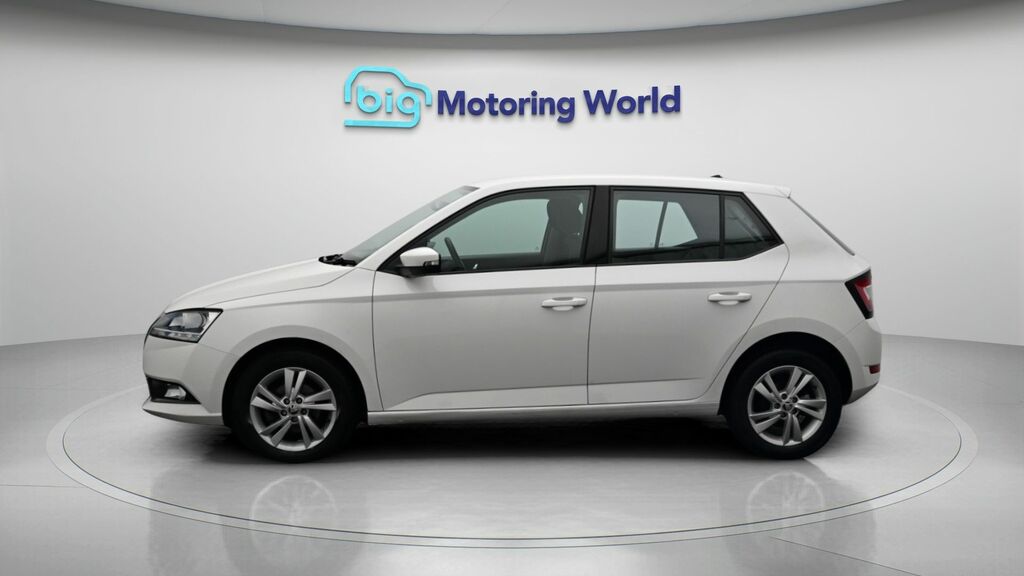 Skoda Fabia Se White #4