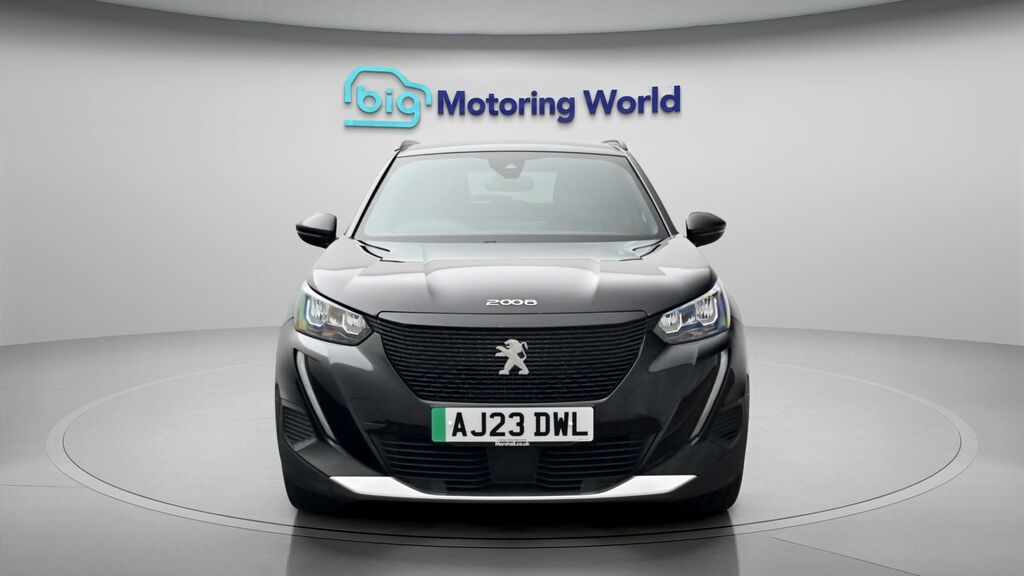 Peugeot e-2008 Allure Premium Black #2