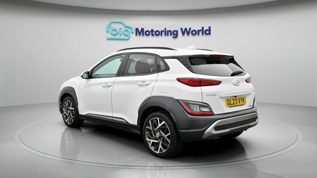 Hyundai Kona Premium White #5