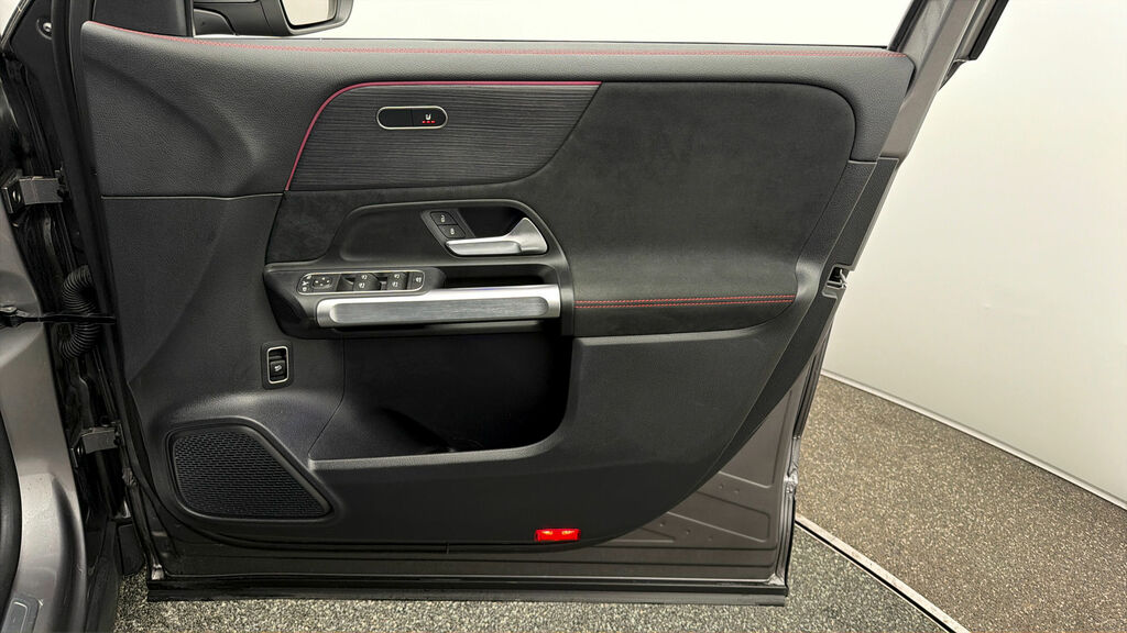 Mercedes-Benz EQB Amg Line Grey #14