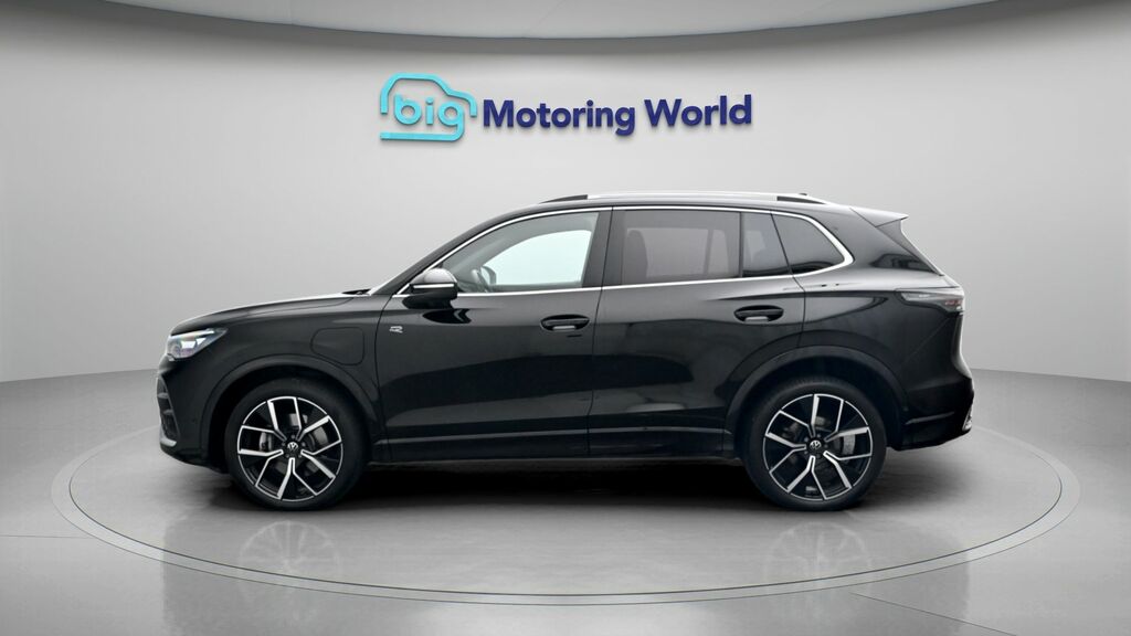 Volkswagen Tiguan R-line MW25SZC Black #4