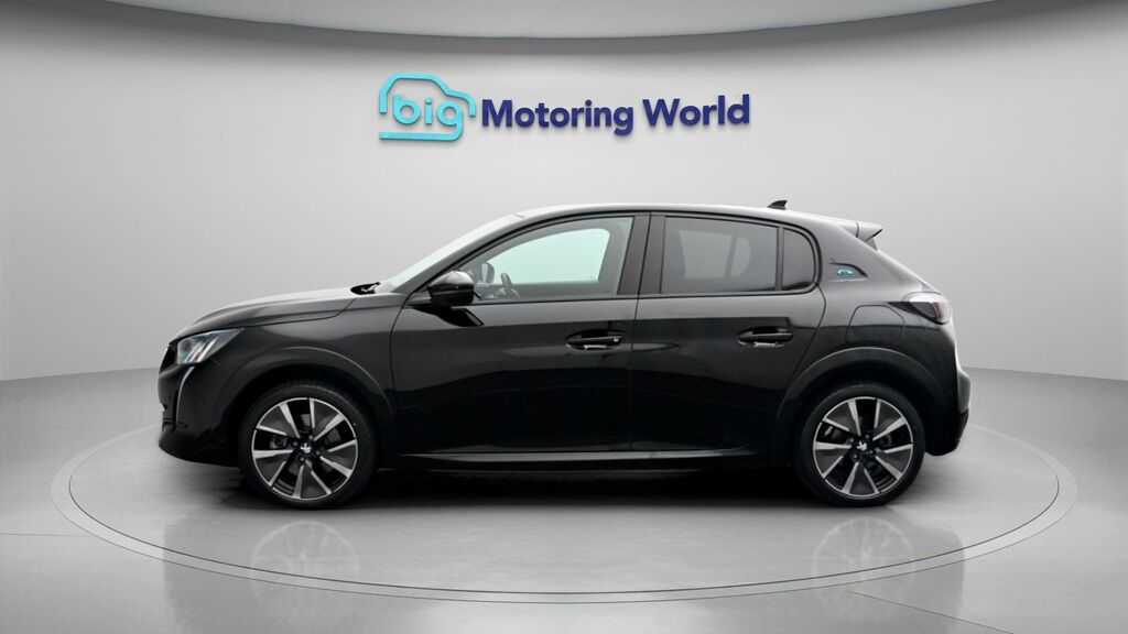 Peugeot e-208 Gt Black #4