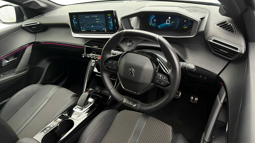 Peugeot e-208 Gt Premium Ev Red #9