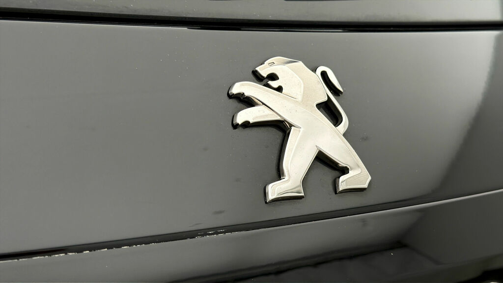 Peugeot e-208 Gt Premium Ev Red #19