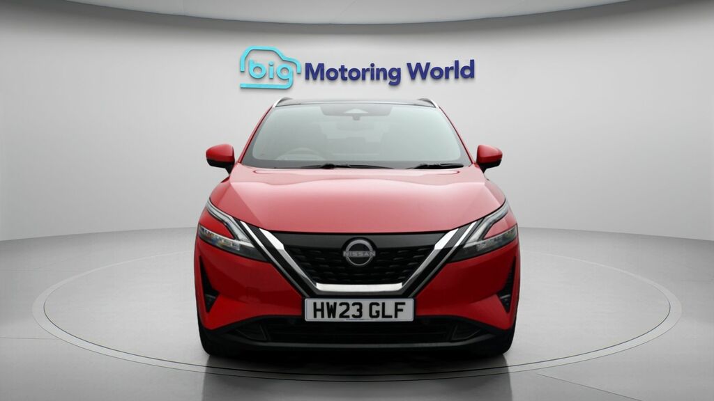Nissan Qashqai Tekna HW23GLF Red #2