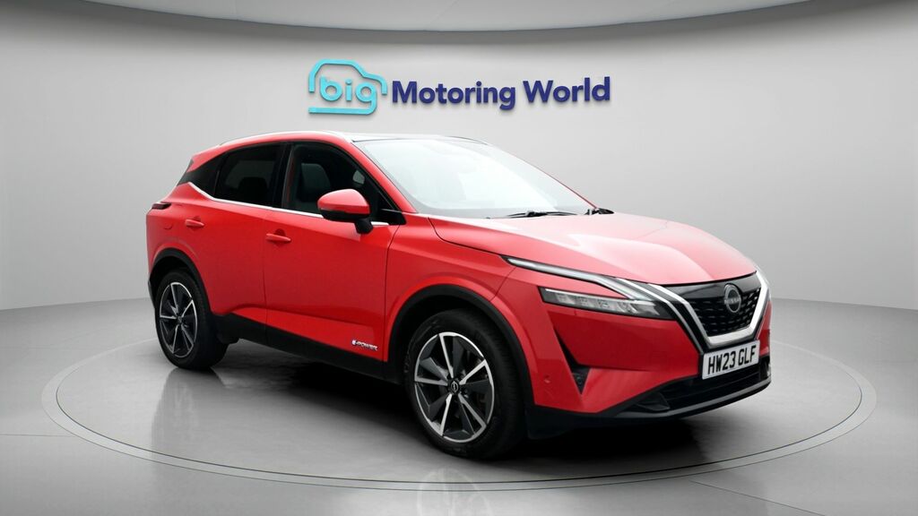 Nissan Qashqai Tekna HW23GLF Red